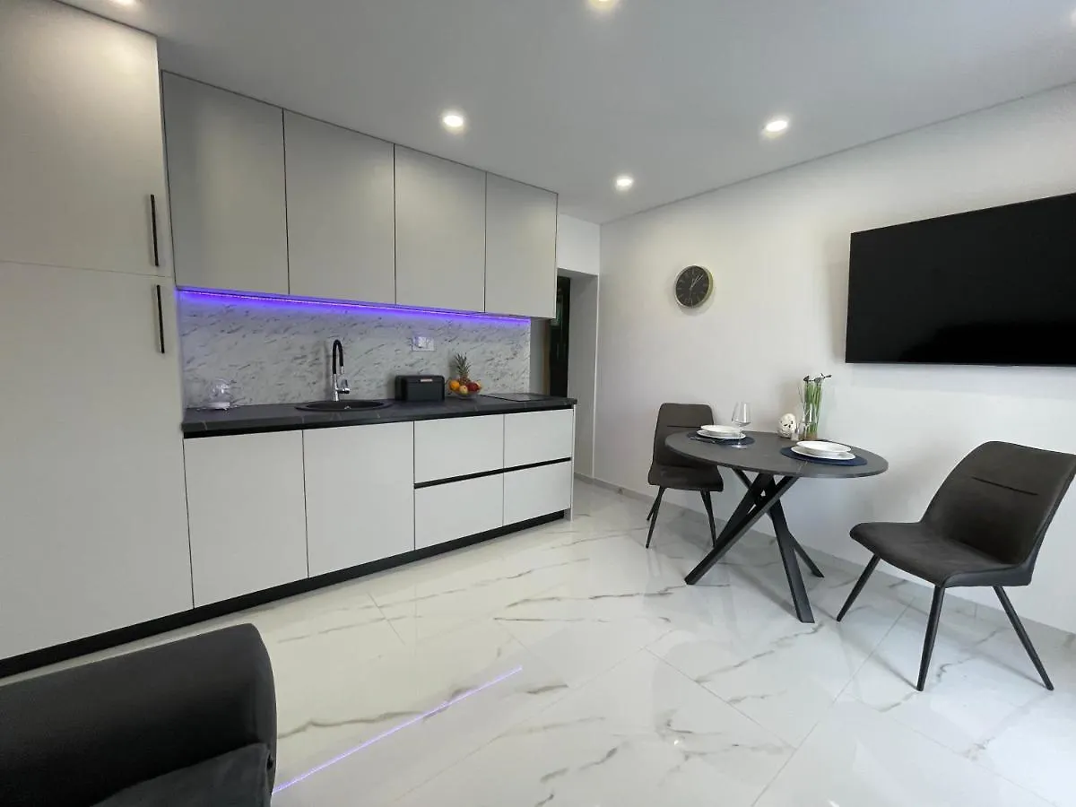 Starigrad Paklenica-Josipa Apartmani 0*, Стариград-Пакленица